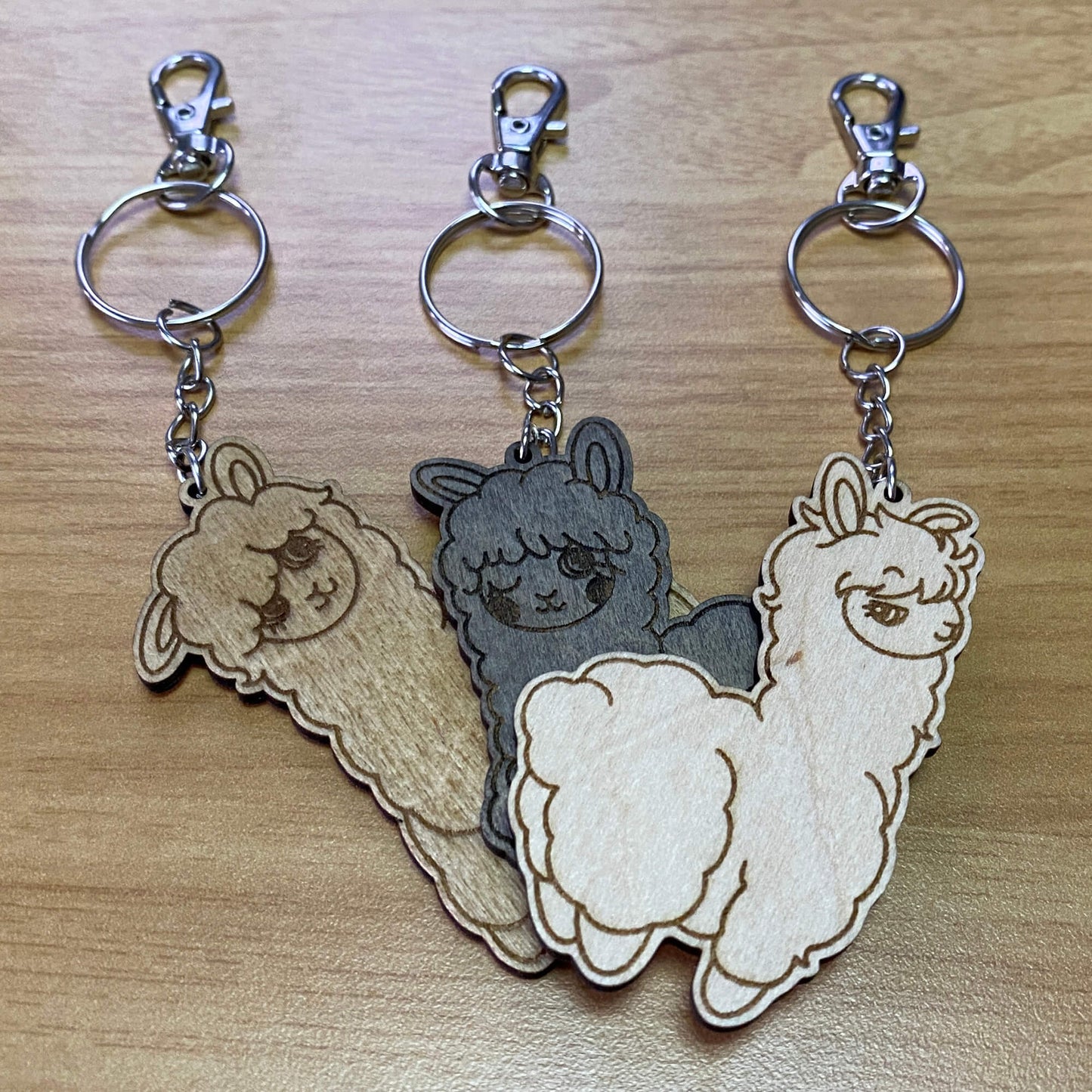 Custom wooden keychain - free shape & engraving included