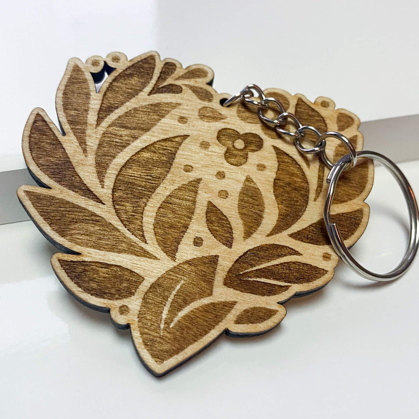 Custom wooden keychain - free shape & engraving included